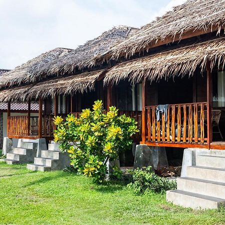 The Ujung Bocur Bungalows Krui Bagian luar foto