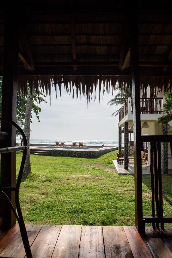 The Ujung Bocur Bungalows Krui Bagian luar foto