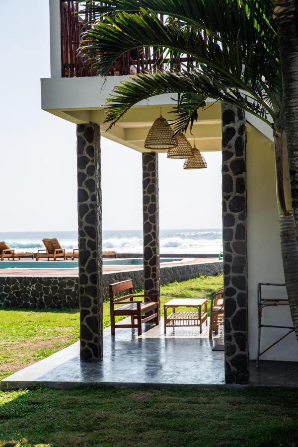 The Ujung Bocur Bungalows Krui Bagian luar foto